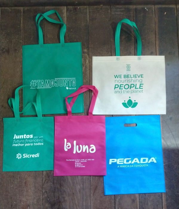 Sacolas tnt 60 personalizadas